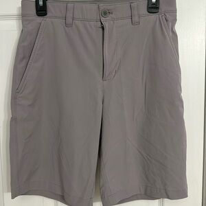 Southern Tide 9in grey tech/golf shorts sz30. EUC No rips, tears stains.